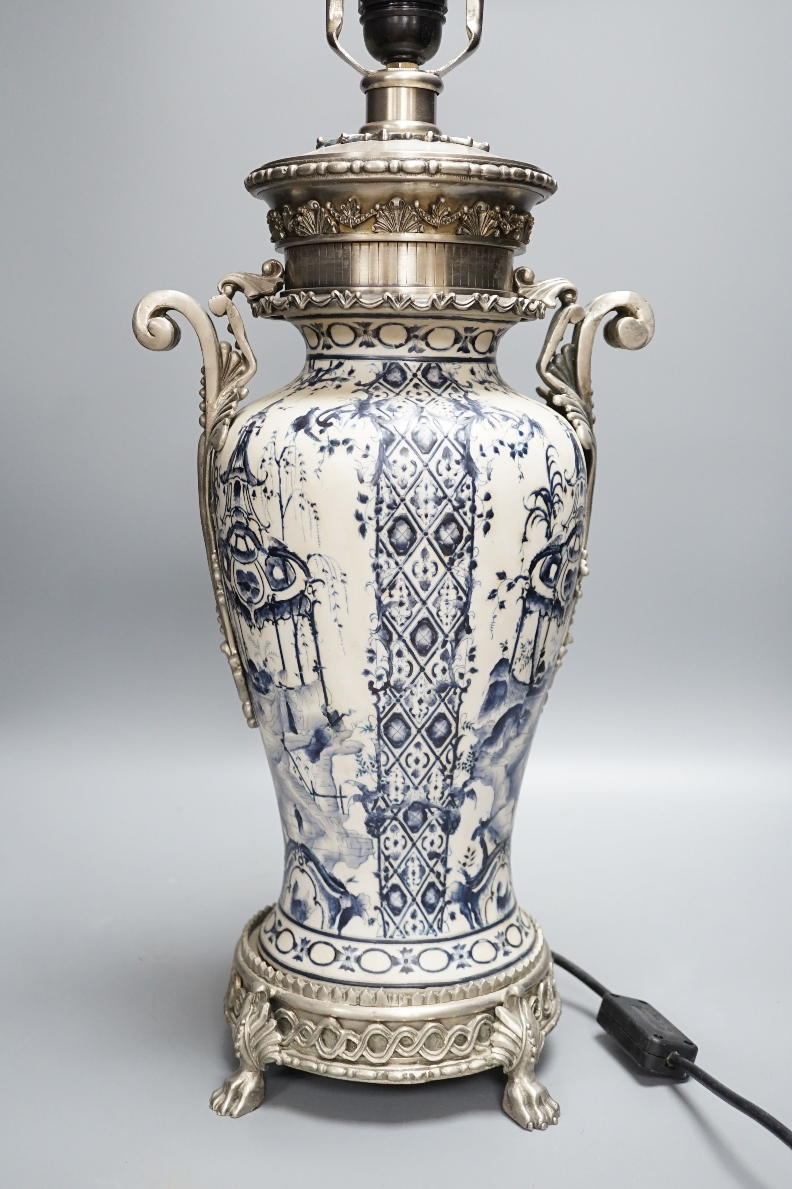 A blue and white chinoiserie and metal-mounted table lamp, 52cm